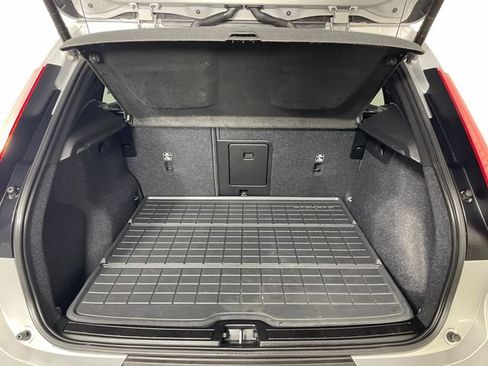 Used 2023 Volvo XC40 Recharge Core w/ Protection Package Premier AWD/4WD image 17