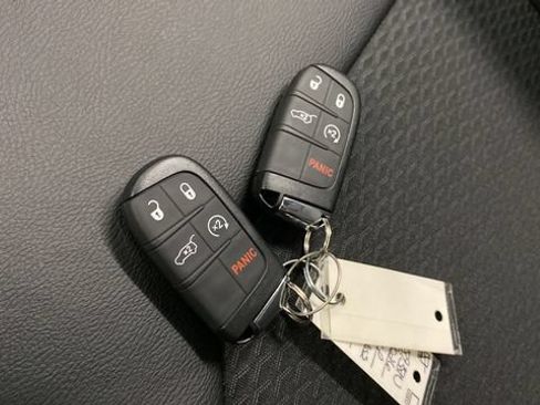 New 2026 Jeep Compass Latitude AWD/4WD image 34