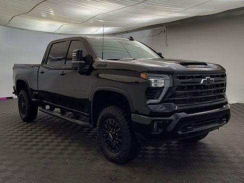 Used 2024 Chevrolet Silverado 3500 LTZ w/ LTZ Plus Package image 7