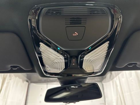 Used 2023 BMW 330i xDrive Sedan w/ Premium Package image 37