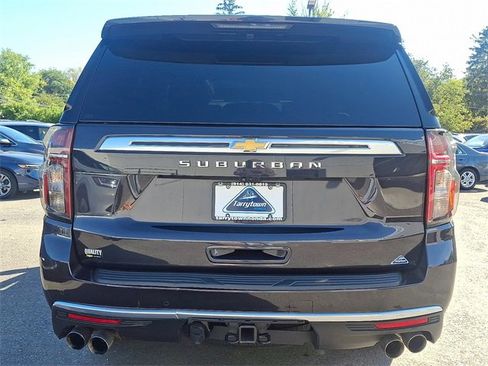 Used 2023 Chevrolet Suburban High Country image 5