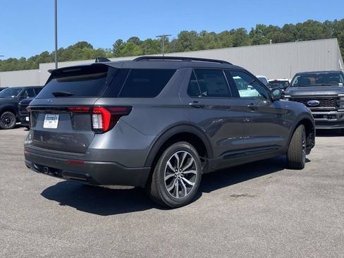 New 2026 Ford Explorer ST-Line RWD image 3