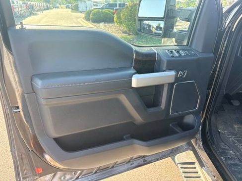 Used 2022 Ford F350 Lariat AWD/4WD image 8