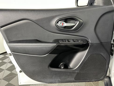 Used 2023 Jeep Cherokee Altitude Lux image 22