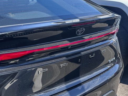 Used 2025 Toyota Prius LE AWD/4WD image 10