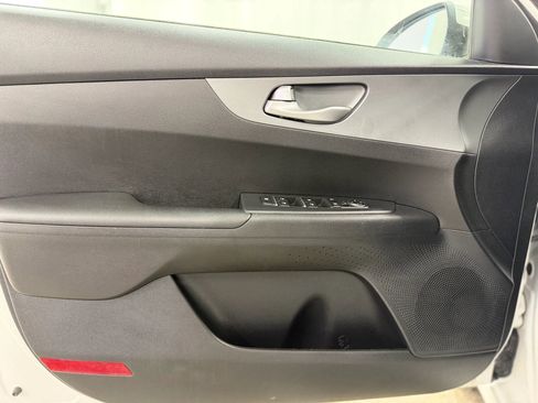 Used 2019 Kia Forte LXS image 11