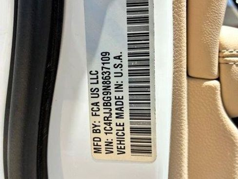 Used 2022 Jeep Grand Cherokee L Limited RWD image 17