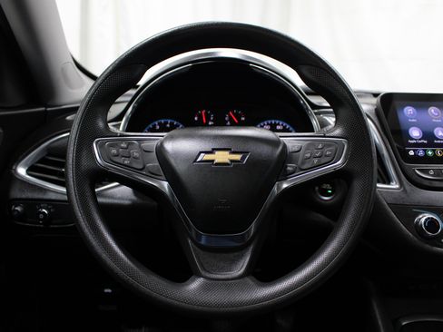Used 2020 Chevrolet Malibu LT FWD image 11
