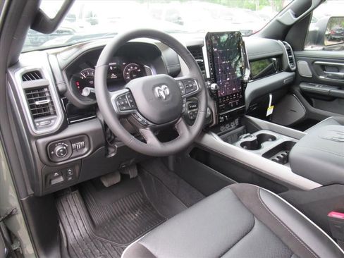 New 2026 RAM 1500 Laramie AWD/4WD image 15