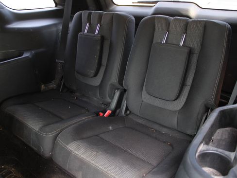 Used 2018 Ford Explorer XLT w/ Equipment Group 201A AWD/4WD image 19