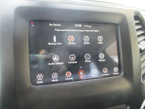 Used 2019 Jeep Cherokee Latitude w/ Popular Appearance Group FWD image 21