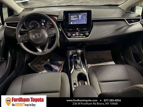 Used 2025 Toyota Corolla LE FWD image 13