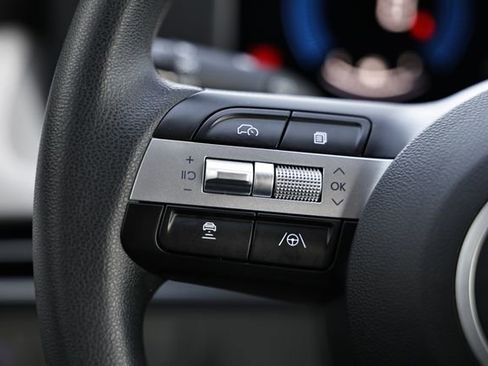 Certified 2025 Hyundai Tucson SE FWD image 32