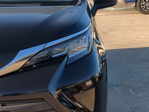 Used 2023 Toyota Sienna XLE image 10