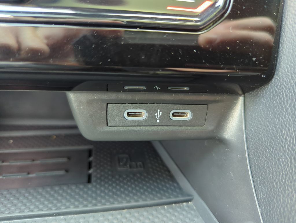 Used 2025 Volkswagen Jetta GLI Autobahn FWD image 37