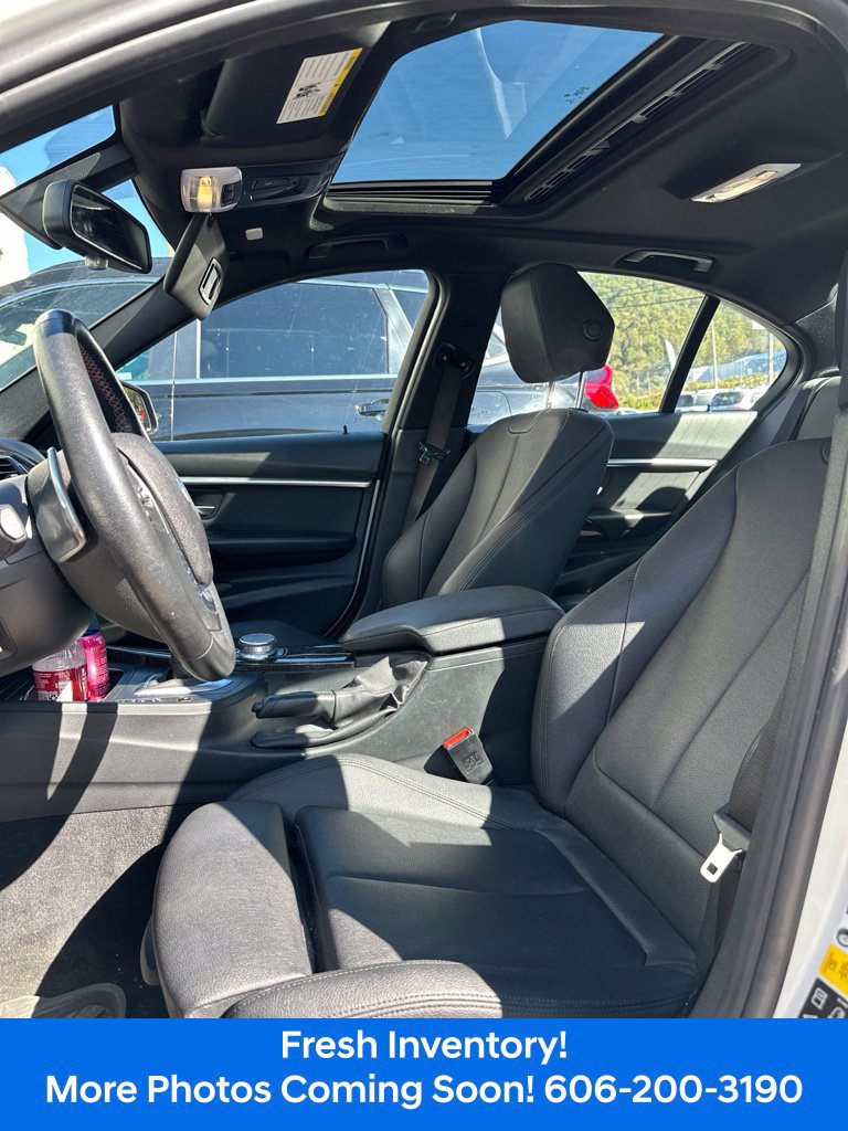 Used 2018 BMW 330i xDrive Sedan AWD/4WD image 9