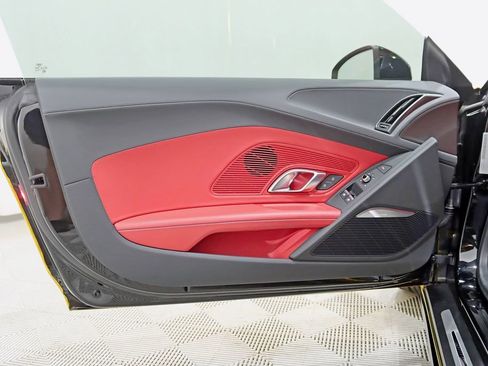Used 2021 Audi R8 V10 w/ Premium Package RWD image 33