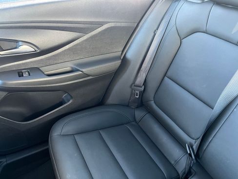 Used 2025 Buick Envista Sport Touring image 38