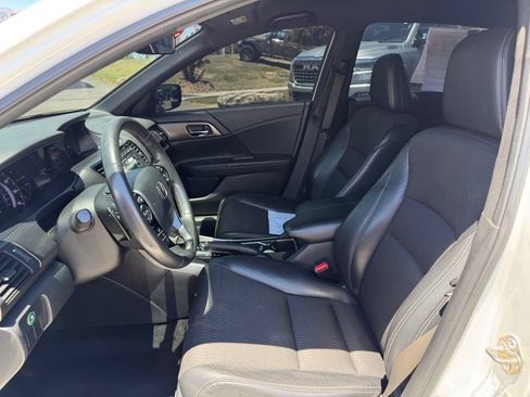 Used 2016 Honda Accord Sport image 14