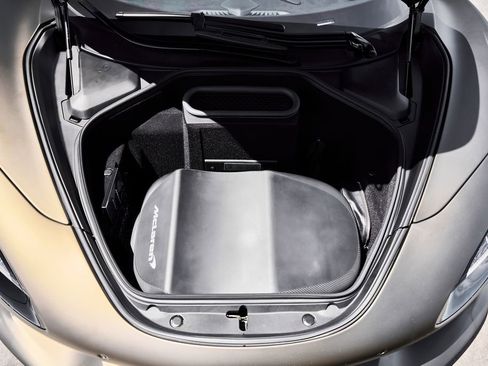 Used 2025 McLaren 750S Spider RWD image 22