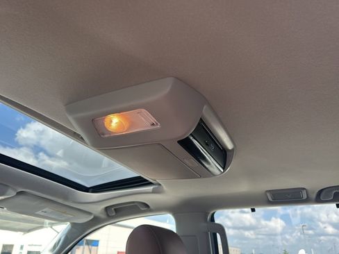 Used 2019 Toyota Sequoia Platinum image 15