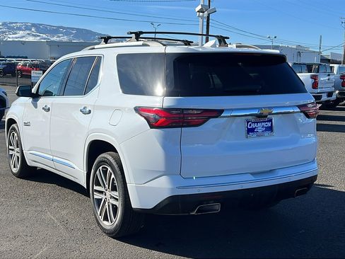 Used 2023 Chevrolet Traverse High Country image 7