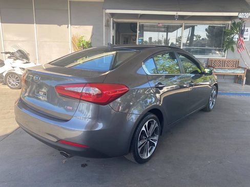 Used 2014 Kia Forte EX w/ Premium Package FWD image 8