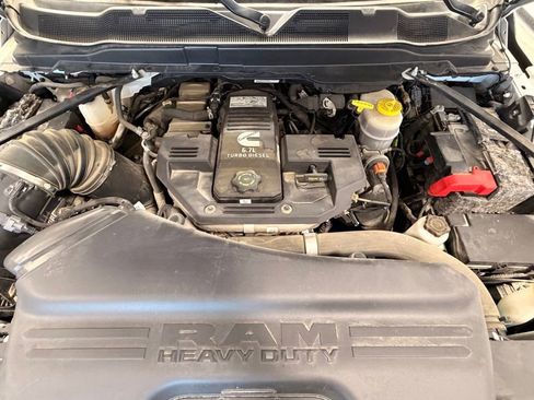 Used 2020 RAM 3500 Tradesman w/ Chrome Appearance Group image 41