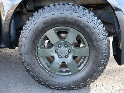 Used 2012 Nissan Frontier PRO-4X w/ Pro-4x Luxury Pkg image 43