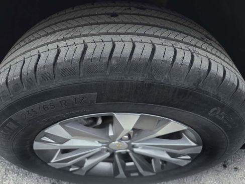 Used 2025 Chevrolet Equinox LT image 11