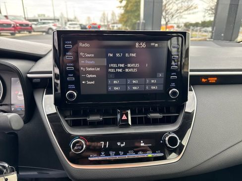 Used 2020 Toyota Corolla LE image 22