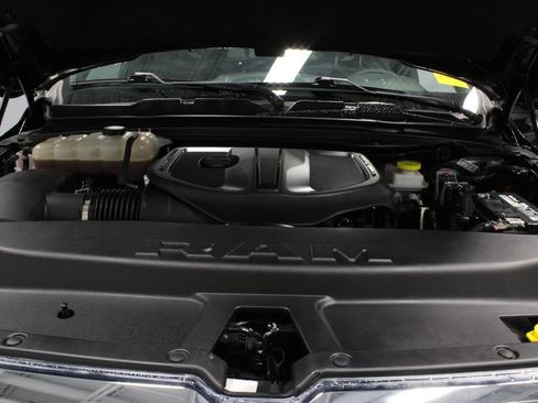 Used 2025 RAM 1500 Big Horn AWD/4WD image 12