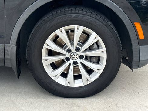 Used 2019 Volkswagen Tiguan SE w/ Panoramic Sunroof Package FWD image 11