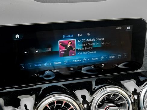 Used 2023 Mercedes-Benz GLA 250 GLA 250 image 34