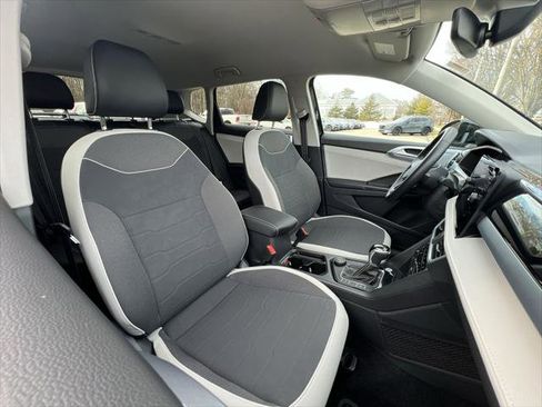 Certified 2025 Volkswagen Taos SE AWD/4WD image 23