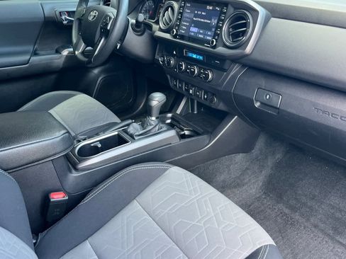 Used 2021 Toyota Tacoma TRD Off-Road w/ Technology Package image 16