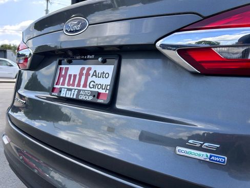 Used 2020 Ford Fusion SE AWD/4WD image 11