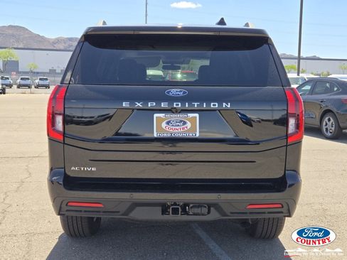 New 2026 Ford Expedition Active RWD image 4