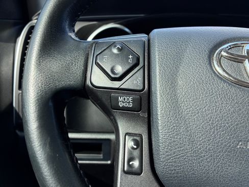 Used 2018 Toyota Sequoia TRD Sport AWD/4WD image 10