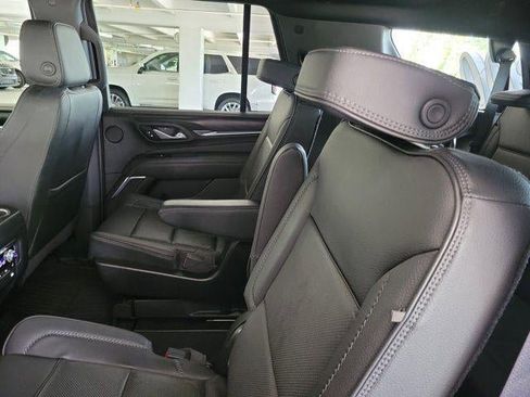 Used 2021 GMC Yukon Denali w/ Denali Premium Package AWD/4WD image 13
