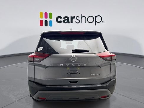 Used 2023 Nissan Rogue SV image 4