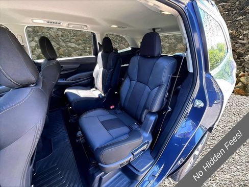 Used 2023 Subaru Ascent Premium w/ Convenience Package AWD/4WD image 23