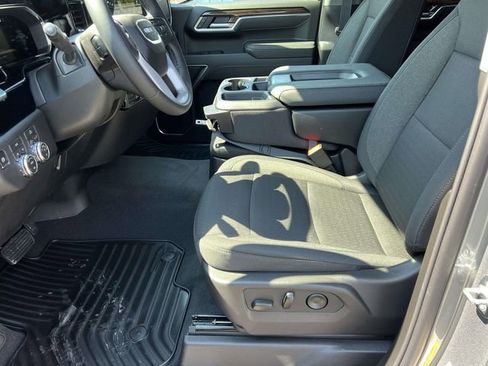 New 2026 GMC Sierra 1500 Elevation image 16