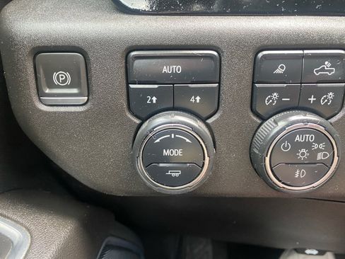 Used 2023 Chevrolet Silverado 1500 LTZ AWD/4WD image 24