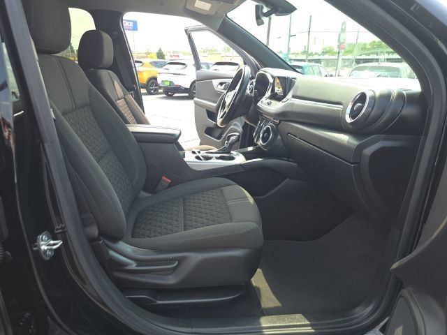 Used 2019 Chevrolet Blazer LT FWD image 28