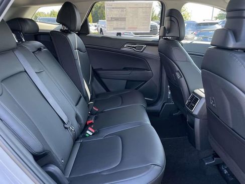 New 2026 Kia Sportage EX image 17