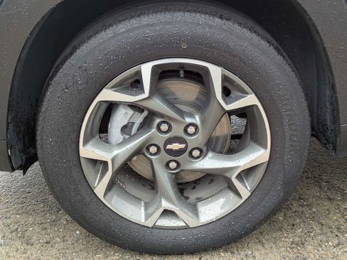 Used 2024 Chevrolet Trax LT FWD image 32