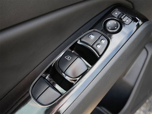 Used 2023 Nissan Altima 2.5 SV image 16