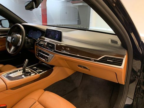 Used 2021 BMW 750i xDrive w/ Executive Package AWD/4WD image 82
