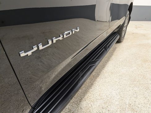 Used 2022 GMC Yukon XL SLE w/ Gmc Pro Safety Plus Package image 9